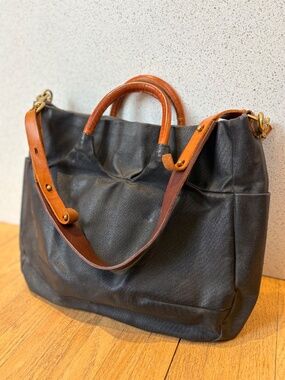 Hoi Bo Waxed Canvas Carry Bag - black/tan